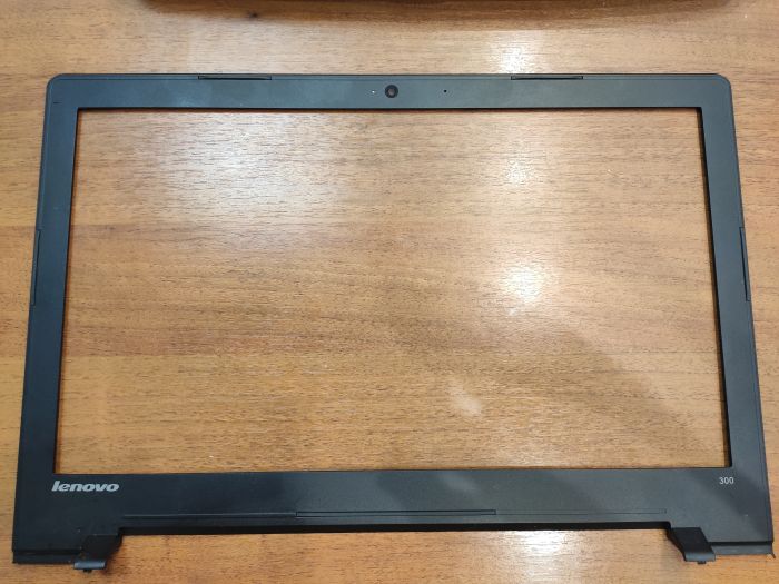 Рамка экрана AP0YM000700 для ноутбука Lenovo IdeaPad 300-15 чёрная с разбора