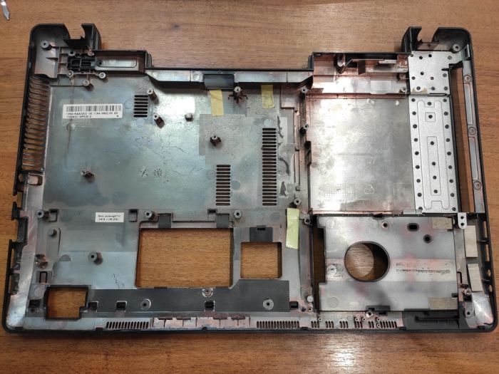 Нижняя часть корпуса (поддон) для Asus K53S, X53S, K53E, X53E 13N0-KAA0302, 13GN3C1AP030-2 с разбора в хорошем состоянии