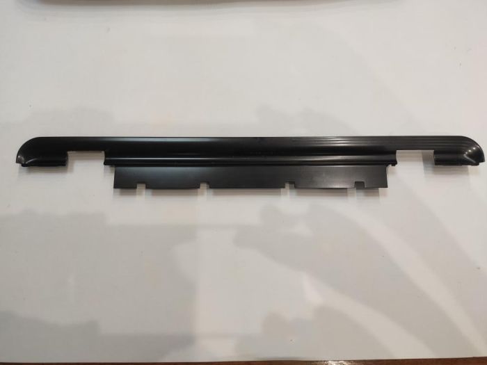 Корпусная крышка петель (заглушка к верхней части корпуса ) Dell N5110, M5110 0TKD20 с разбора