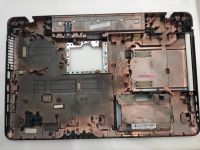Нижняя часть корпуса (поддон) Toshiba L675 AP0CK000900 футерки крепления петель целы, повреждена решетка радиатора P\N: AP0CK000900 , FA0CK000I00