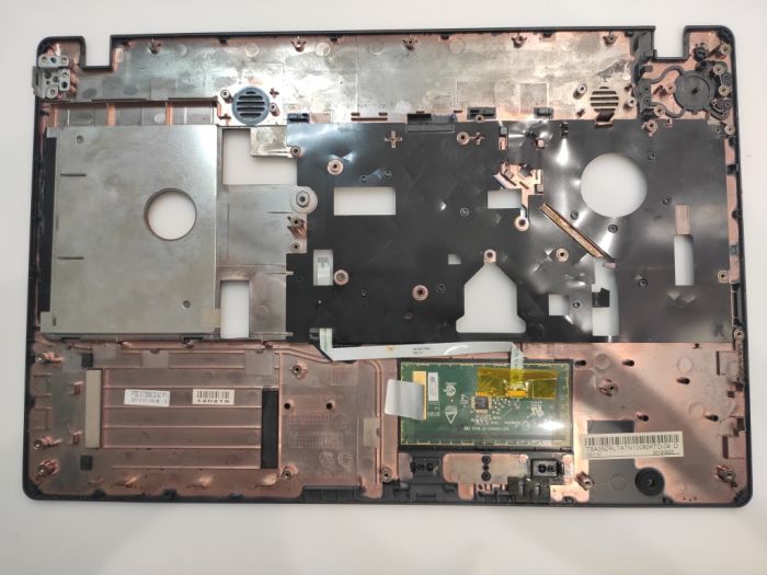 Верхняя часть корпуса (топкейс) Acer 5349 5749 TSA39ZRLTATN есть повреждения места фиксации левой петли
