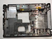 Нижняя часть корпуса (поддон) Samsung R420 BA75-02263A дефект в левом углу