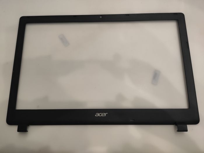 Рамка матрицы Acer ES1-511 AP16G000200 не все защелки, но это малозначительно