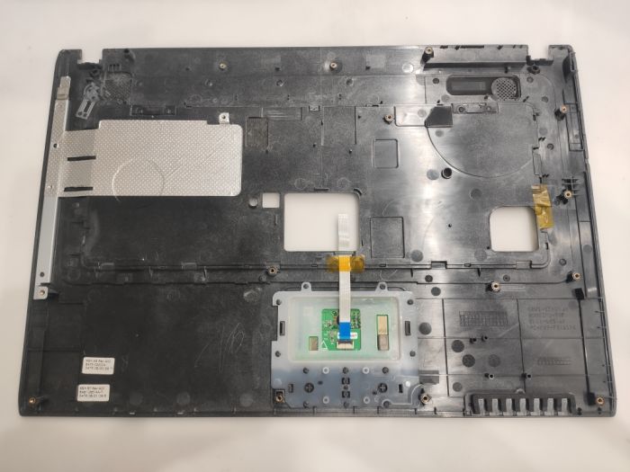 Верхняя часть корпуса (топкейс) Samsung R518 R520 BA75-02200A BA81-06514A с тачпадом, сломаны 3 футорки, уценка