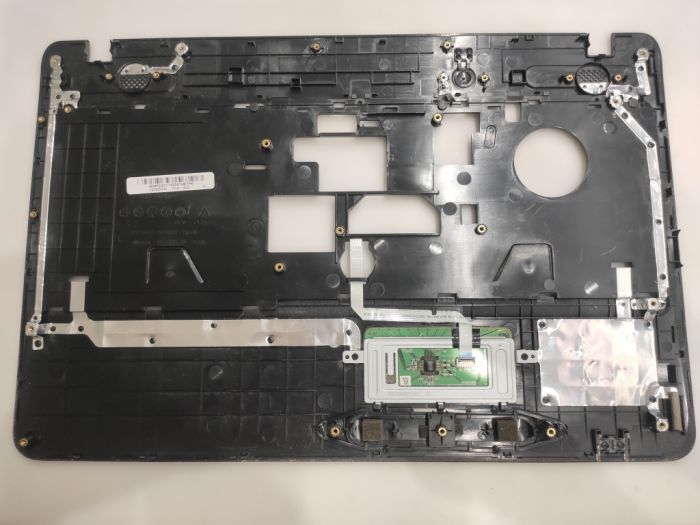 Верхняя часть корпуса (топкейс) Toshiba C650 V000220030 черный, целый