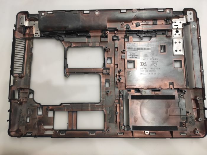 Нижняя часть корпуса (поддон) HP Probook 4540S 4545S 683476-001 604SJ01002725 нет 1 футорки крепления правой петли