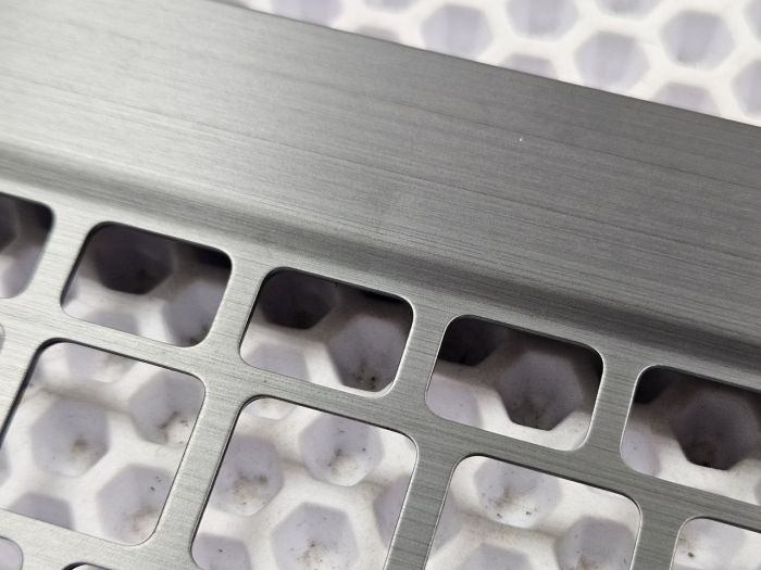 Верхняя часть корпуса (топкейс) Dell Vostro 15 5568 с отпечатком пальца