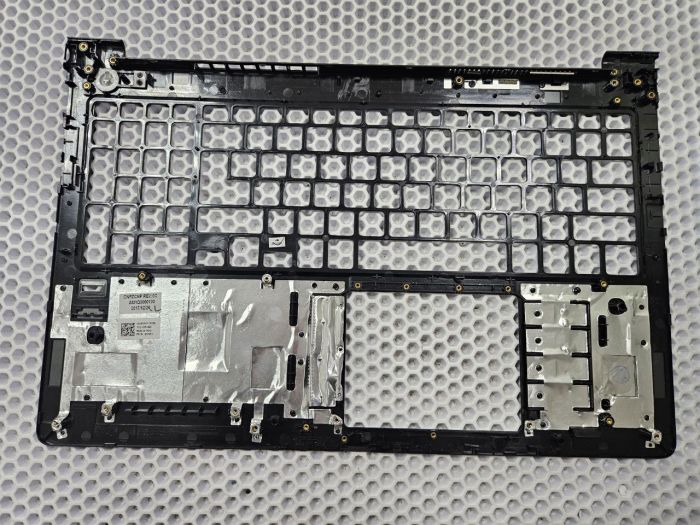 Верхняя часть корпуса (топкейс) Dell Vostro 15 5568 с отпечатком пальца