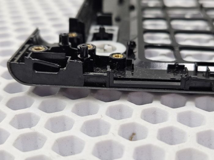 Верхняя часть корпуса (топкейс) Dell Vostro 15 5568 с отпечатком пальца