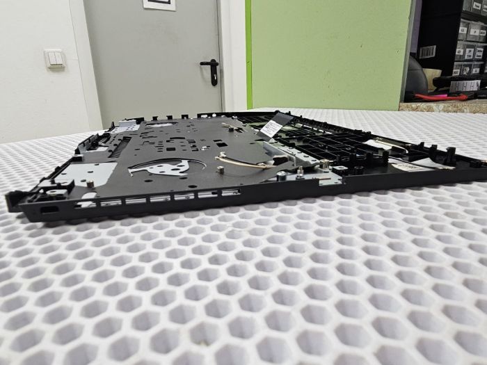 Верхняя часть корпуса(топкейс) с клавиатурой RGB Asus FX506 c решеткой выдува сбоку без тачпада