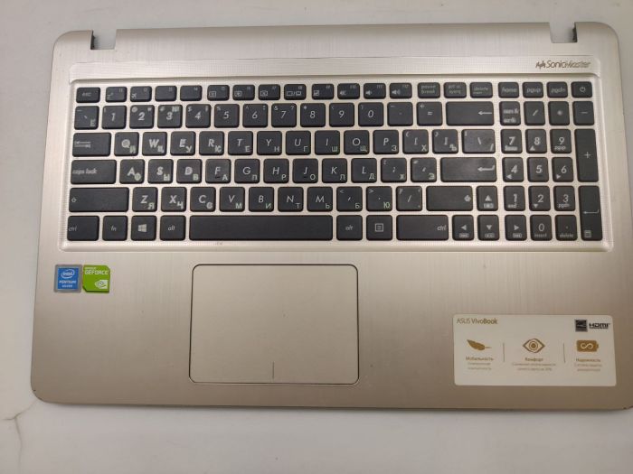 Верхняя часть корпуса, Топкейс с клавиатурой для ноутбука Asus X540 сломана одна футорка