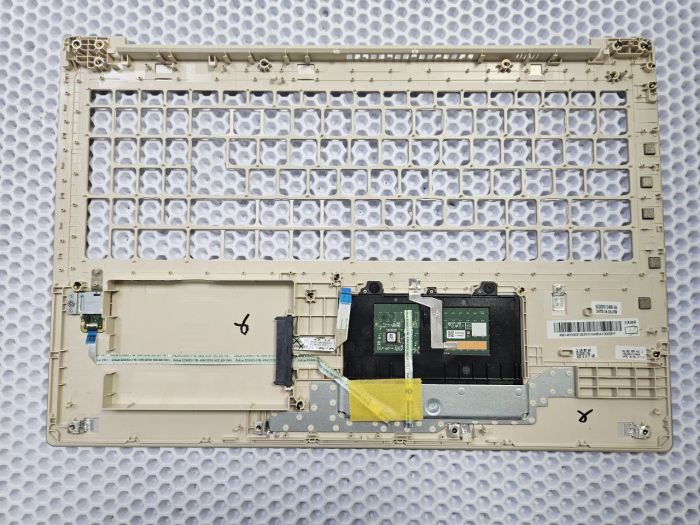 Верхняя часть корпуса (топкейс) для Lenovo 520-15IKB золотистый