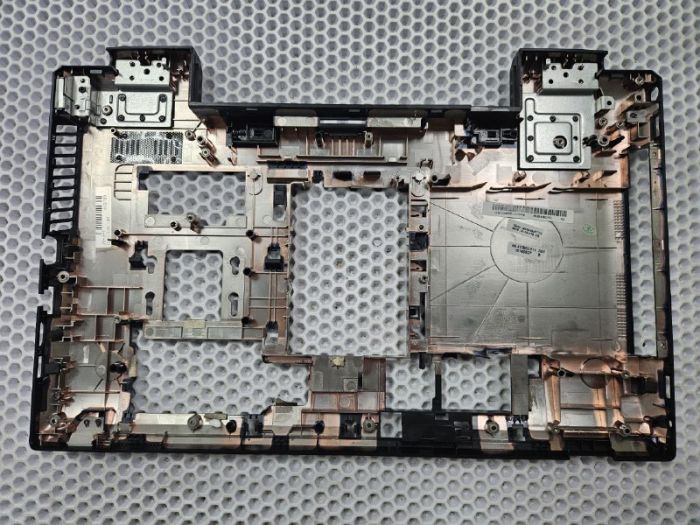 Нижняя часть корпуса (поддон) Lenovo B590 B580 V580 p/n: 60.4XB02.011