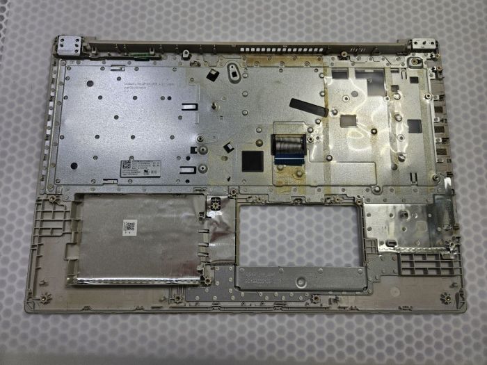 Топкейс (верхняя часть корпуса) для ноутбука IdeaPad 330-15ARR с клавиатурой серебро p/n: AP18C000190SLH2 Топкейс (верхняя часть корпуса) для ноутбука IdeaPad 330-15ARR с клавиатурой серебро p/n: AP18C000190SLH2