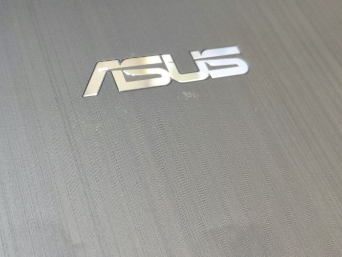 Крышка экрана (матрицы) Asus X540 черная, царапины