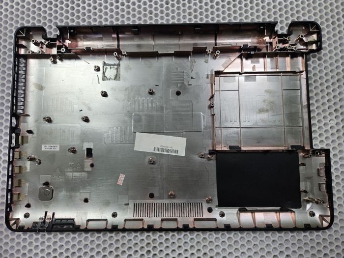 Поддон нижняя часть корпуса Asus X751