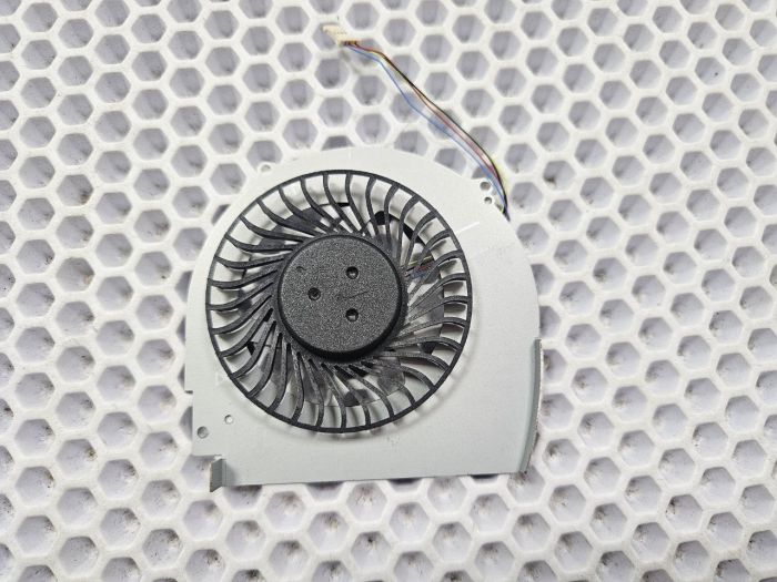 Кулер (вентилятор) для Dell Inspiron P65F CPU правый