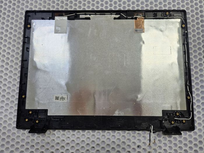 Крышка матрицы для Acer TravelMate B118  60VHPN7002 черная, царапины, краска