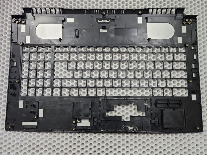 Топкейс для ноутбука MSI GF75 MS-17F1 17F2 17F3 17F4 17F5 царапины, вмятина
