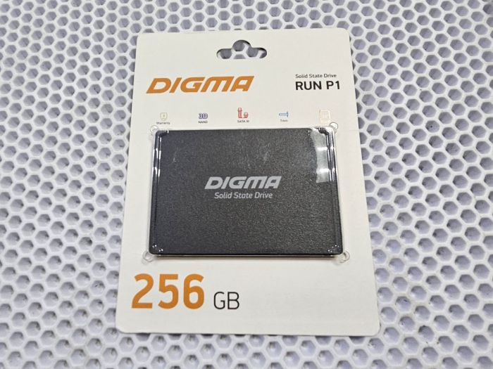 SSD накопитель Digma Run P1 DGSR2256GP13T 256ГБ, 2.5"