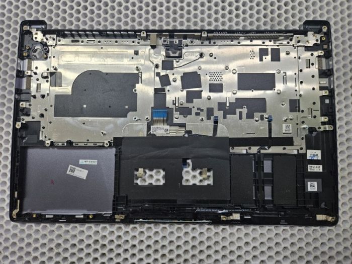 Верхняя часть корпуса (топкейс) для ноутбука Honor MagicBook X15 BBR-WAH9 с клавиатурой DTP51661UBX 37H98TCBR80 серый, царапины