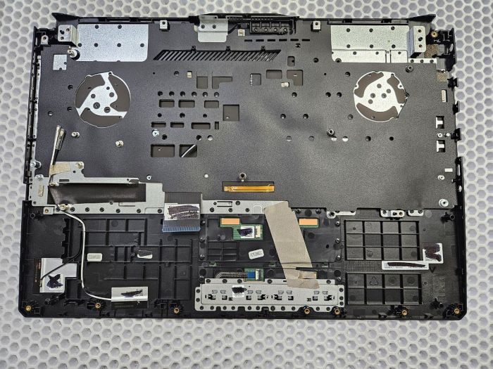 Верхняя часть корпуса(топкейс) с клавиатурой RGB Asus FX506 c решеткой выдува сбоку