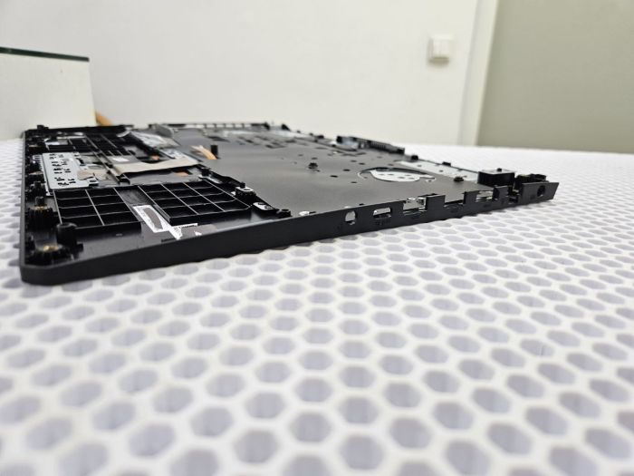 Верхняя часть корпуса(топкейс) с клавиатурой RGB Asus FX506 c решеткой выдува сбоку