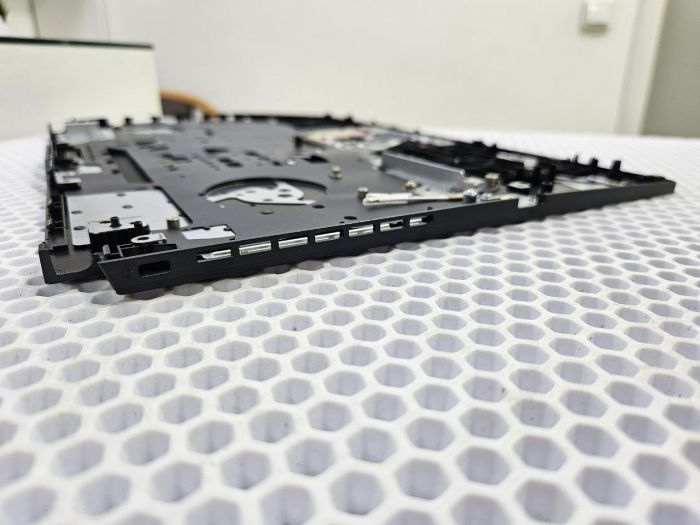 Верхняя часть корпуса(топкейс) с клавиатурой RGB Asus FX506 c решеткой выдува сбоку