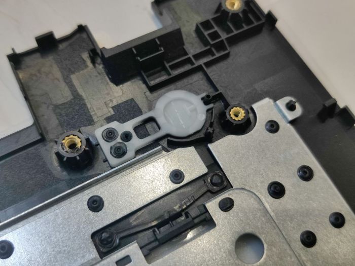 Верхняя часть корпуса (топкейс) Lenovo ideapad 300-17isk 300-17 AP0YQ000300