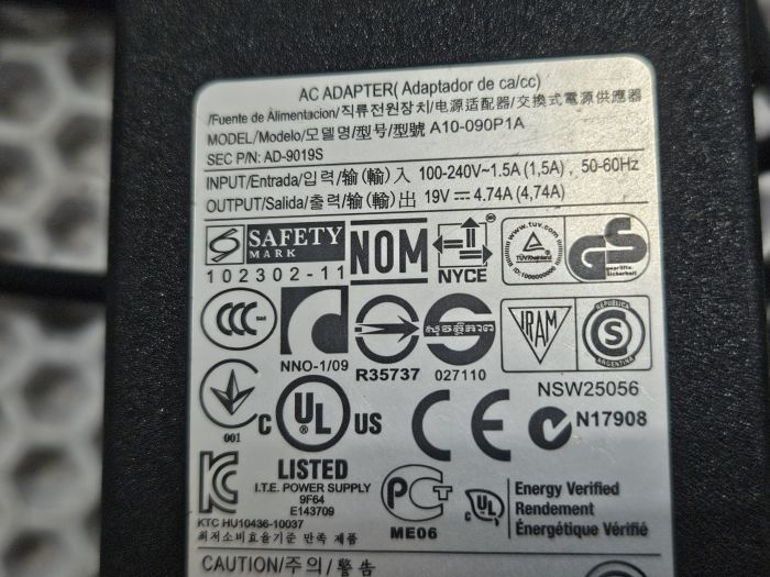 Зарядка для ноутбука Samsung 19V 4,74A (90W) 5x3мм с иглой