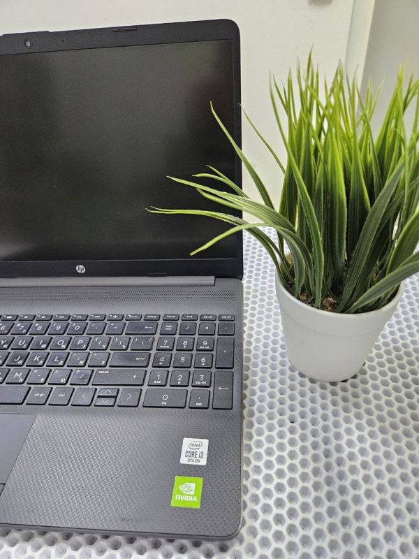 Ноутбук HP 15-DW