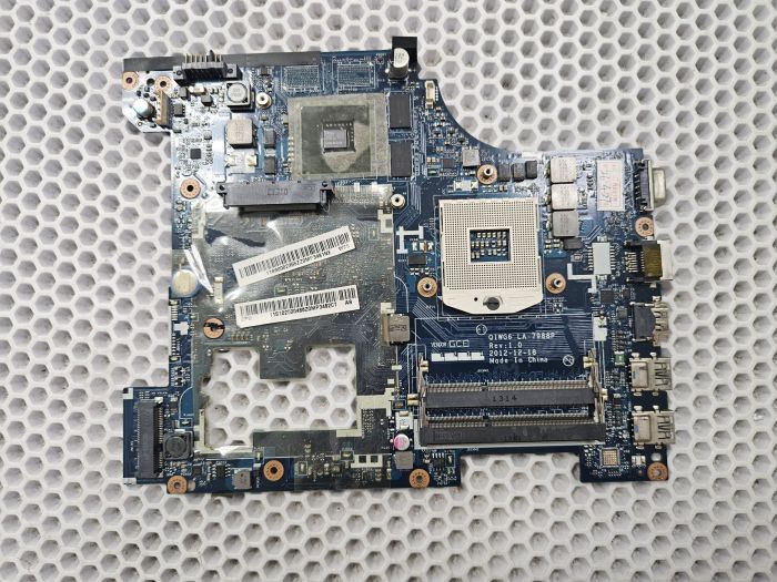 Материнская плата LA-7988P, Socket rPGA989 (G2), видеочип N14M-GL-B-A2 (GeForce G710M), тип памяти DDR3, северный мост SLJ8E для ноутбука Lenovo G580