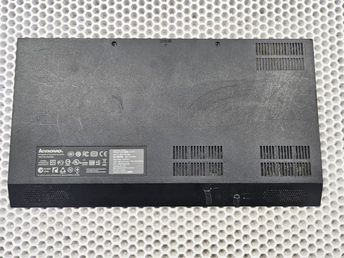 Крышка отсека HDD, RAM Lenovo/IBM IdeaPad G580 G585 (p/n: 60.4SH03.011) тип 2