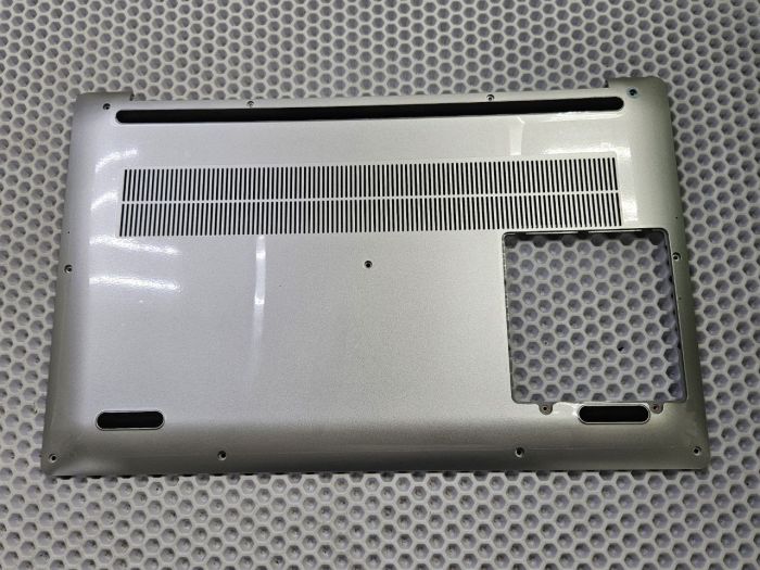 Нижняя часть корпуса (поддон) серебристый для китайского ноутбука