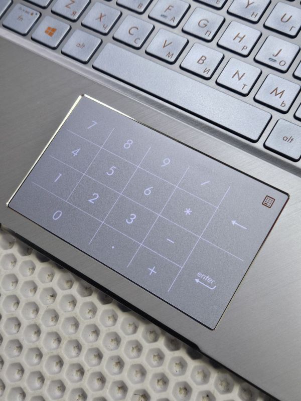 Ноутбук ASUS Zenbook 14 UX43F