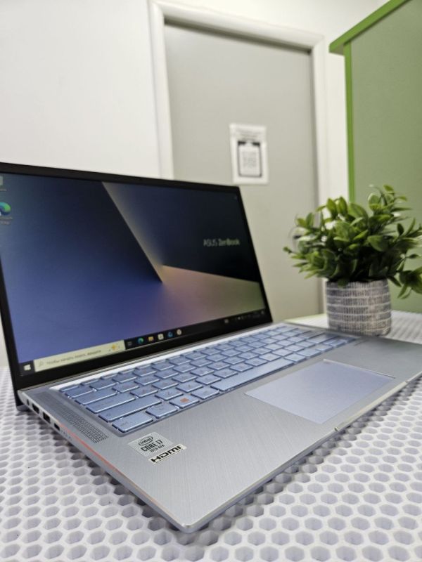 Ноутбук ASUS Zenbook 14 UX43F