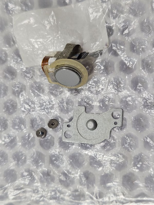 Кнопка включения со сканером отпечатка Honor MagicBook D14, D15 серебро в комплекте с резинкой, прижимной пластиной и болтами