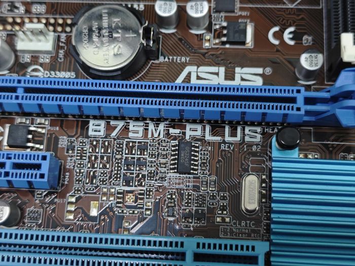 Материнская плата Asus B75M-PLUS / LGA 1155 / 4 слота озу / Pentium G2030
