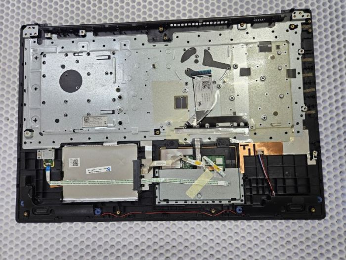Верхняя часть корпуса (топкейс) для ноутбука Lenovo 320-17IKB новый, с замененной клавиатурой, с отпечатком пальца