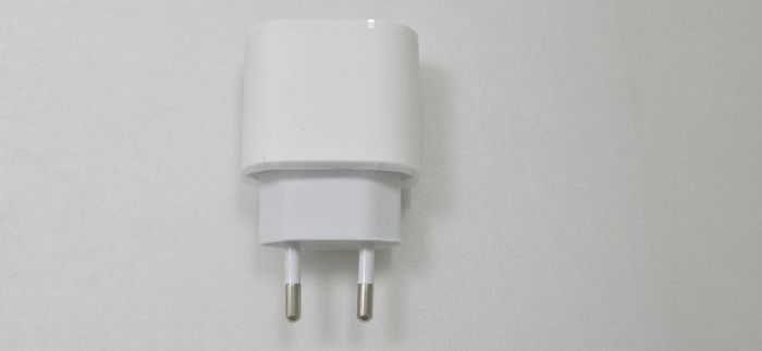 Зарядка (сетевой адаптер) для Apple iPhone и iPad - 20W USB-C (аналог) A2347