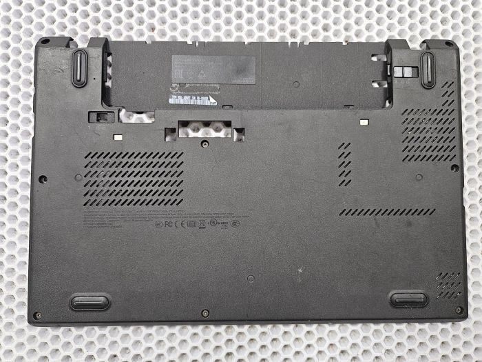 Нижняя часть корпуса (поддон) для Lenovo ThinkPad X270 (трещина в правом левом углу, подломано крепление)