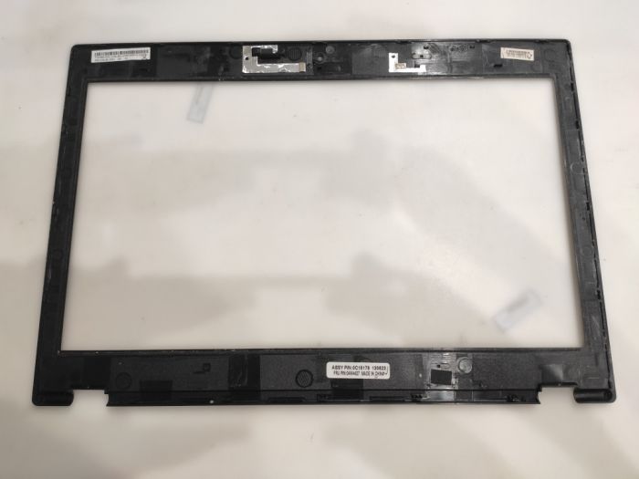 Рамка матрицы Lenovo ThinkPad t430u P/N: 0С15179 04W4427 с трещиной