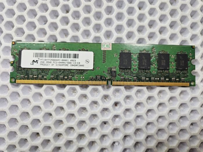 Оперативная память DIMM DDR2 2ГБ Micron MT16HTF25664AY-800G1