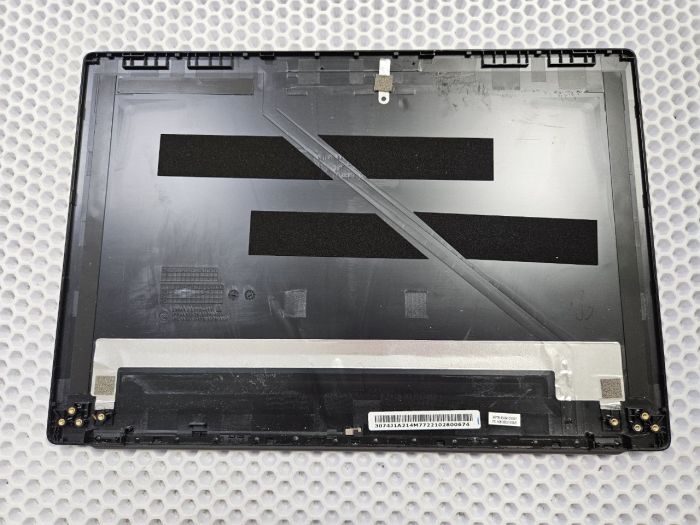 Крышка матрицы для для MSI Modern 14 C12M-233XRU 3074J1A214M царапины в углу сверху