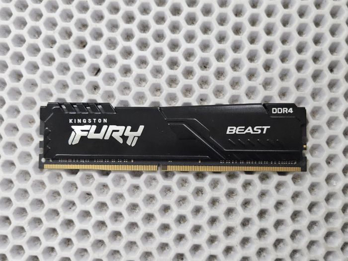 Оперативная память Kingston FURY DDR4 DIMM 16Gb 3200МГц CL16 (KF432C16BB1/16)