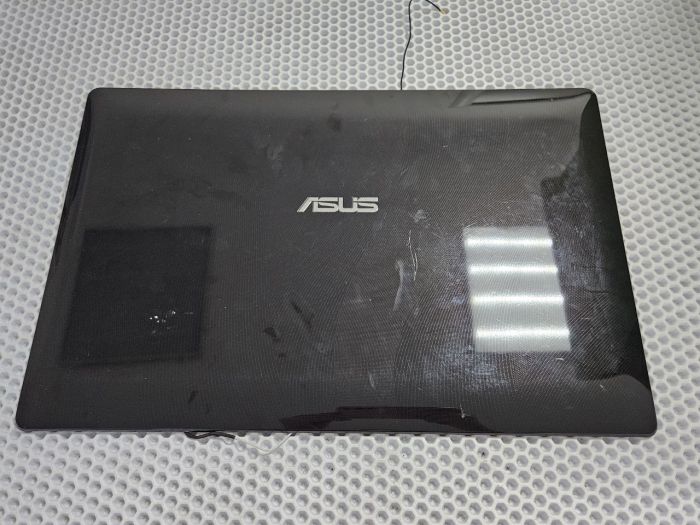 Крышка матрицы для Asus N71J черная, глянец (13N0-G5A0511)