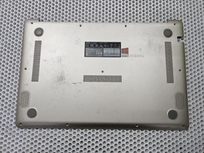 Нижняя часть корпуса (поддон) ASUS N580V 13N1-29A0511 царапины