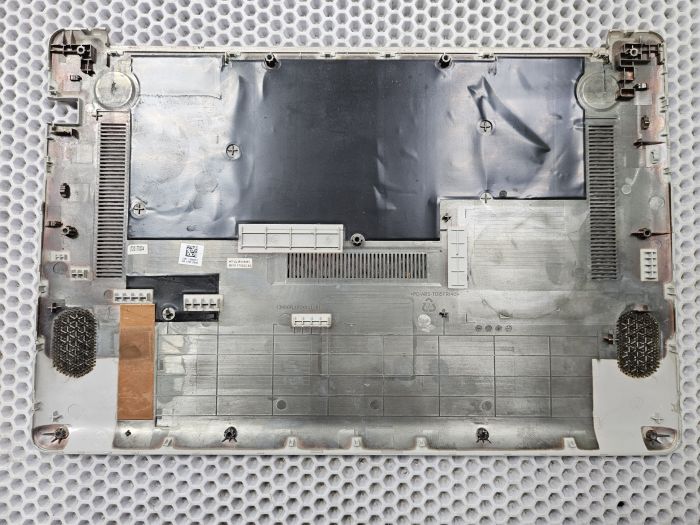 Нижняя часть корпуса (поддон) ASUS N580V 13N1-29A0511 царапины