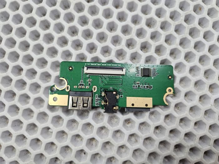 Дочерняя плата с разъемами USB, audio и sd card для  Haier A1410EM без шлейфа