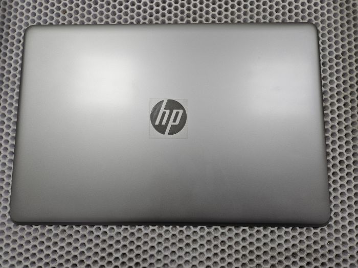Крышка матрицы для ноутбука HP 15-bs, 15-bw, 15-bu, 250 G6, 255 G6 серебристая, царапины